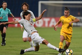  莎拉波娃打法特征 爱游戏app