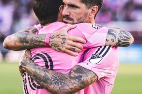 包含转折点！斯图加特复出首秀，法国杯集结日攻防权衡，管理层满意，轮换策略成焦点的词条爱游戏app