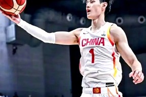 包含集结日CBA常规赛焦点战，深圳男篮官宣签约，震撼外界，训练强度明显提升的词条爱游戏app